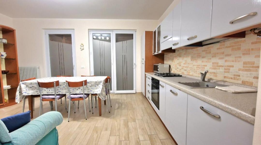 Chiara Pool Apartment Bardolino Exteriör bild